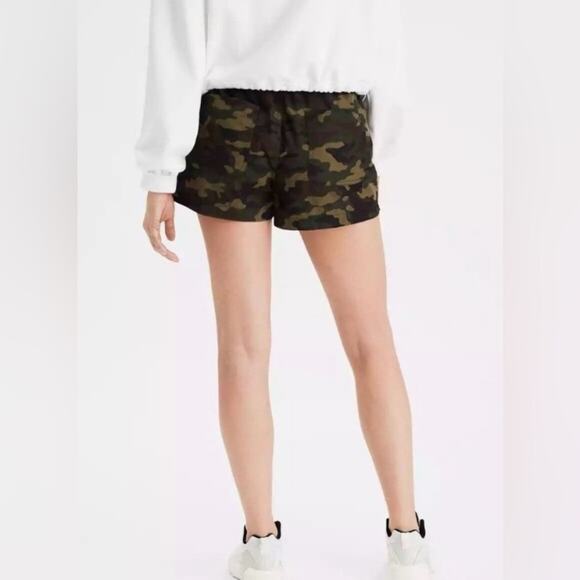 American Eagle Women’s Nylon Camo Shorts with Drawstring NEW Size Large - Picture 3 of 7